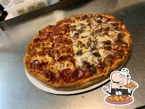 Wilson pizza - Nov 26, 2023 · Before hiking the football in the first half at Empower Field At Mile High on Sunday, quarterback Russell Wilson of the Denver Broncos yelled out "Pizza pizza pizza!" The NFL noted the call on ... 